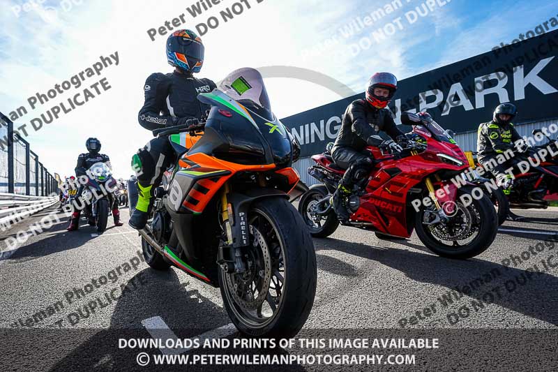 donington no limits trackday;donington park photographs;donington trackday photographs;no limits trackdays;peter wileman photography;trackday digital images;trackday photos